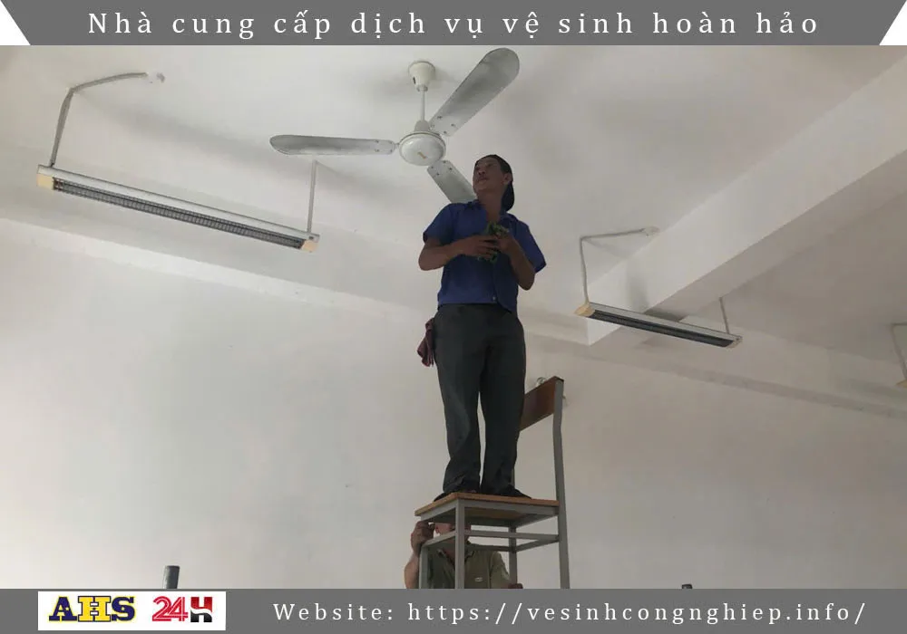 Lau quạt gió định kỳ