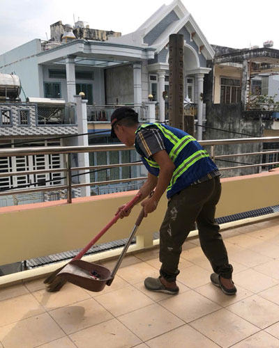 Quét dọn bề mặt sàn