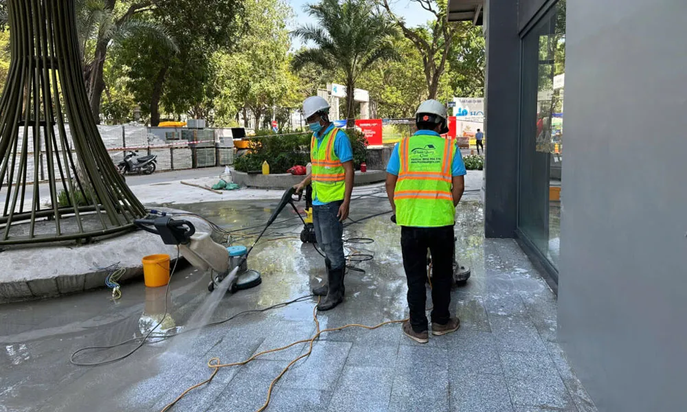 Xịt rửa vệ sinh sàn nhà