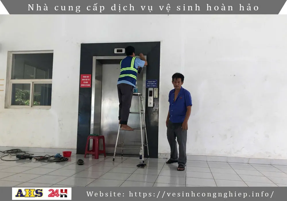Top 5 dịch vụ đánh bóng thang máy uy tín và chuyên nghiệp tại TP.HCM 4 Vệ sinh và bảo dưỡng thang máy