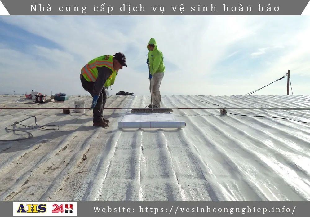 Vệ sinh mái tôn nhà xưởng
