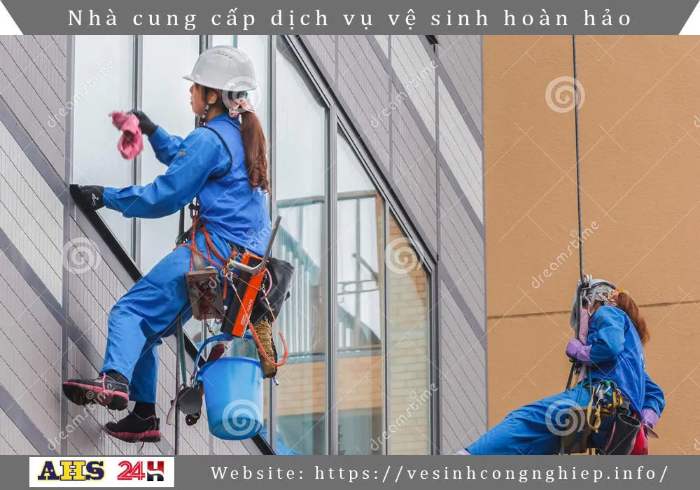 Vệ sinh kính toà nhà 3 vệ sinh kính toà nhà