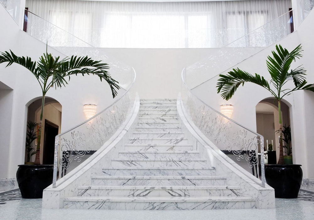 Đánh bóng cầu thang đá Marble 2 Cầu thang đá Marble sáng đẹp